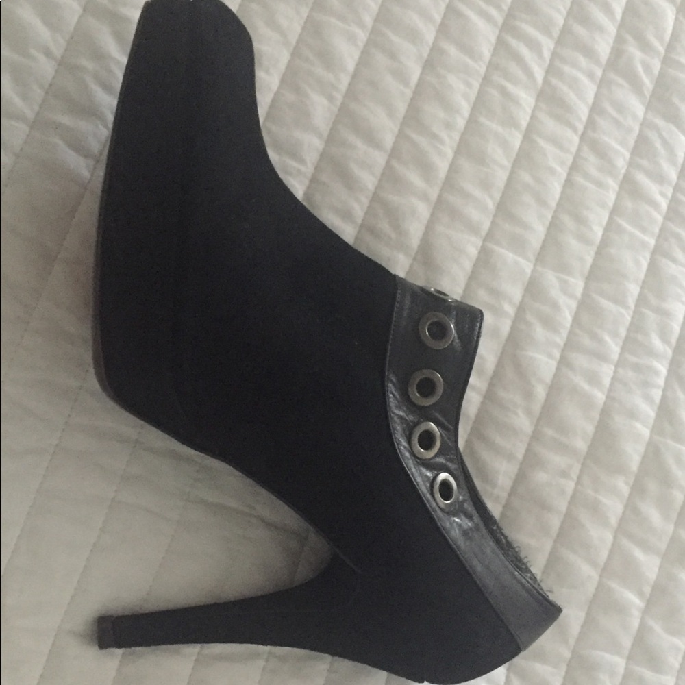 Stuart Weitzman Bootie - Picture 2 of 2